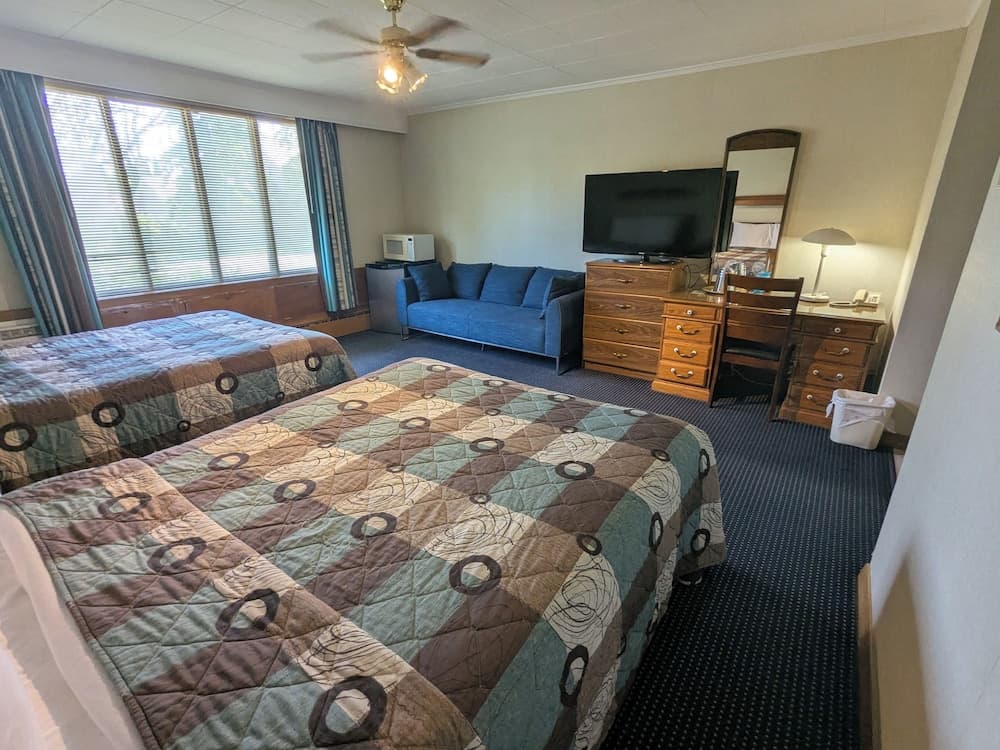 The Mariner Motor Hotel