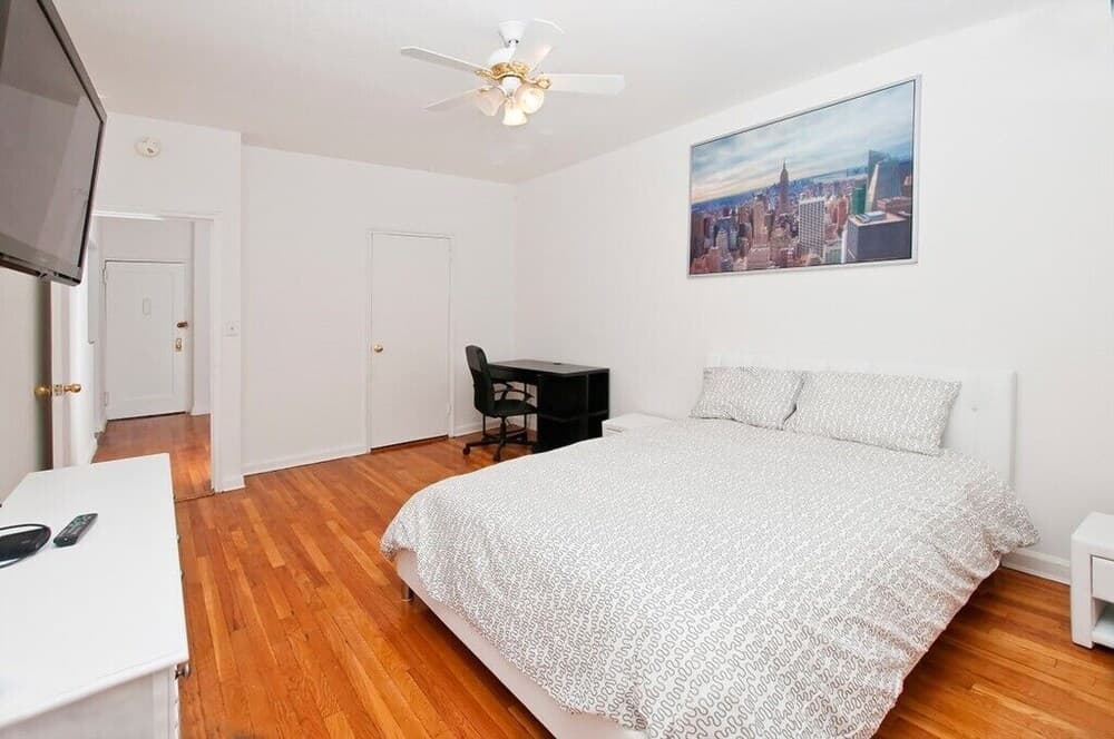 Renovated 2 BR on Upper East Side