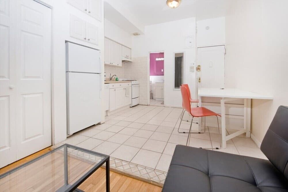 Charming Upper East Side Studio w/ Private Garden