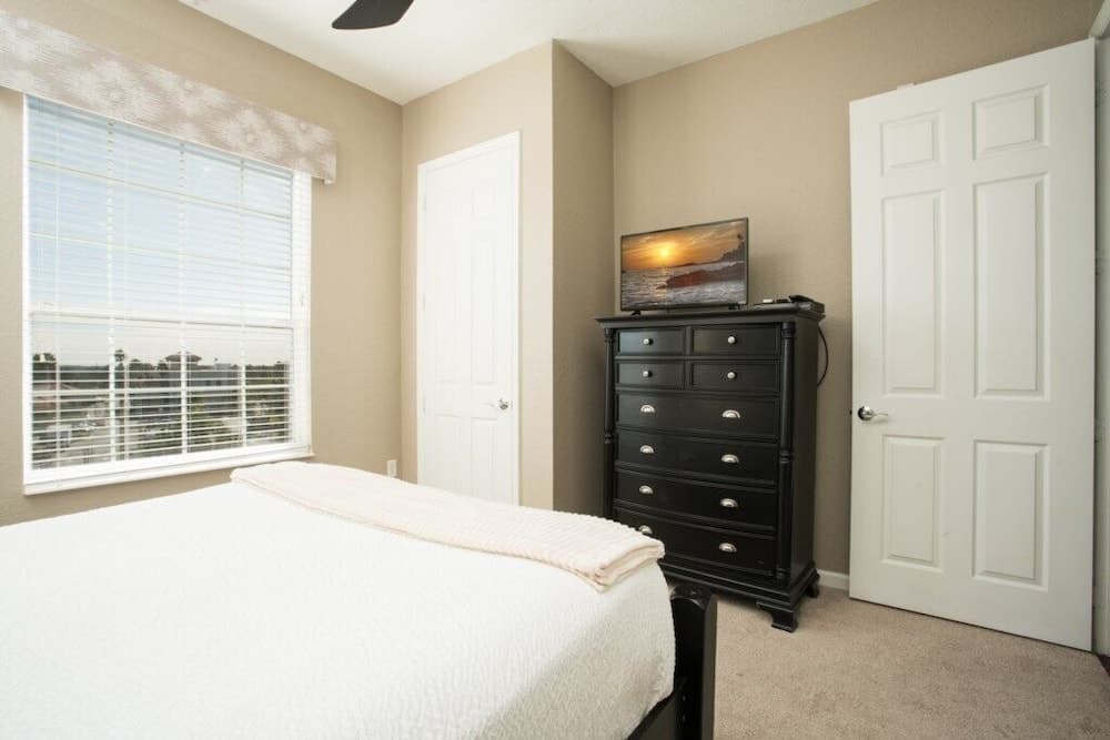 Lake View Penthouse Loft