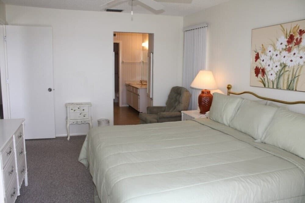 The Anna Maria Island Beach Palms 2B