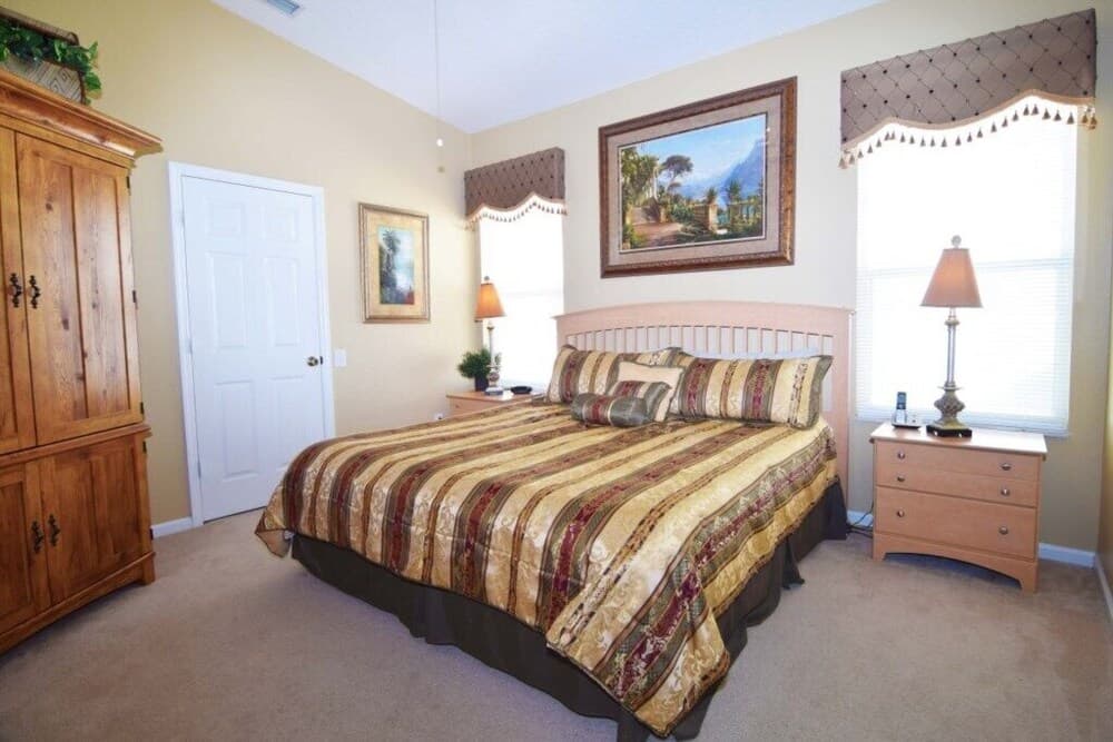 Windsor Palms Beautiful Pool Home Only 2.5 Miles f