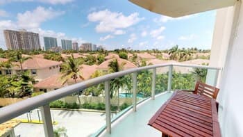 2 Bedroom +den / 2 Bath Apart @ Ocean Reserve 426