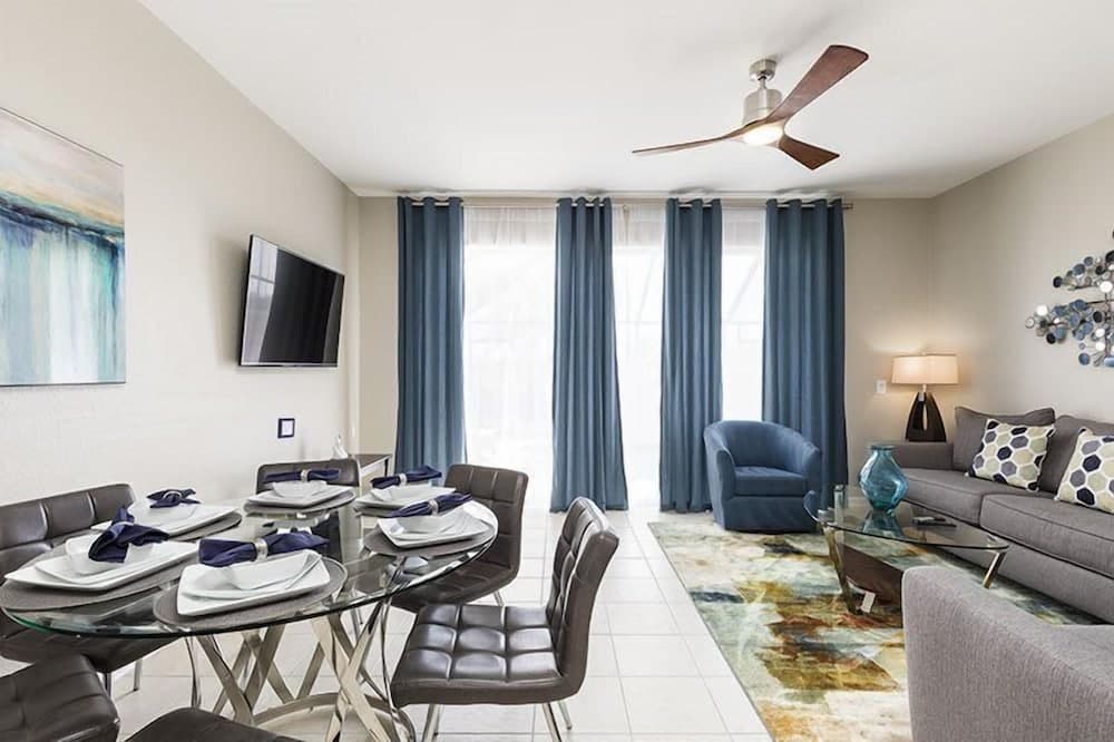 SVV 084 - Mickey N Friends 3 Bed Townhome