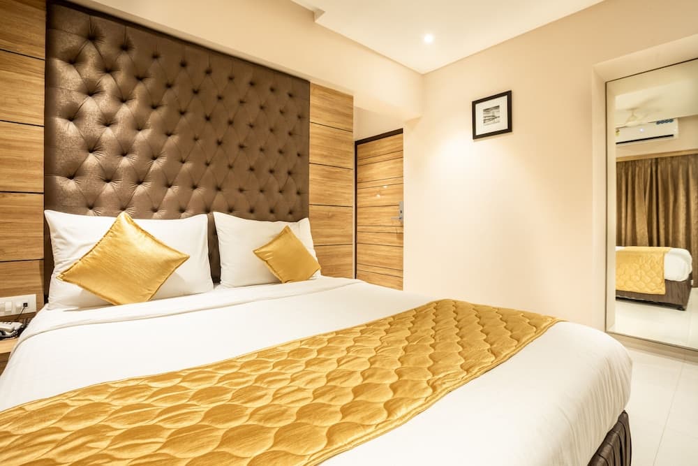 Hotel Pacific Residency