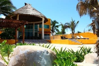 Uinic Chay Luxury Ocean Front Villa