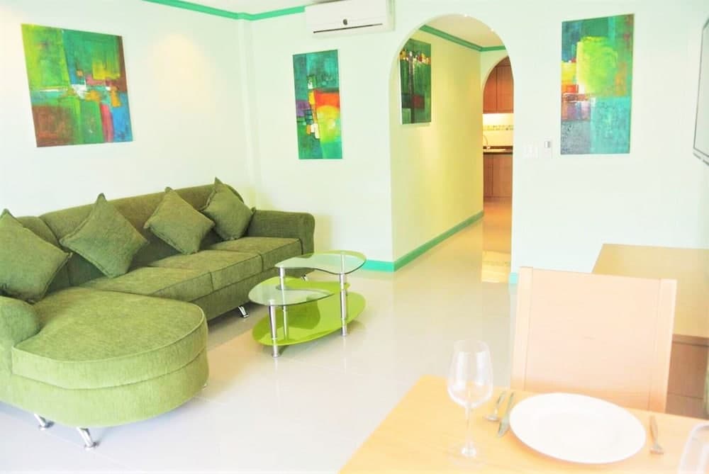 Corner 1 Bedroom Condo