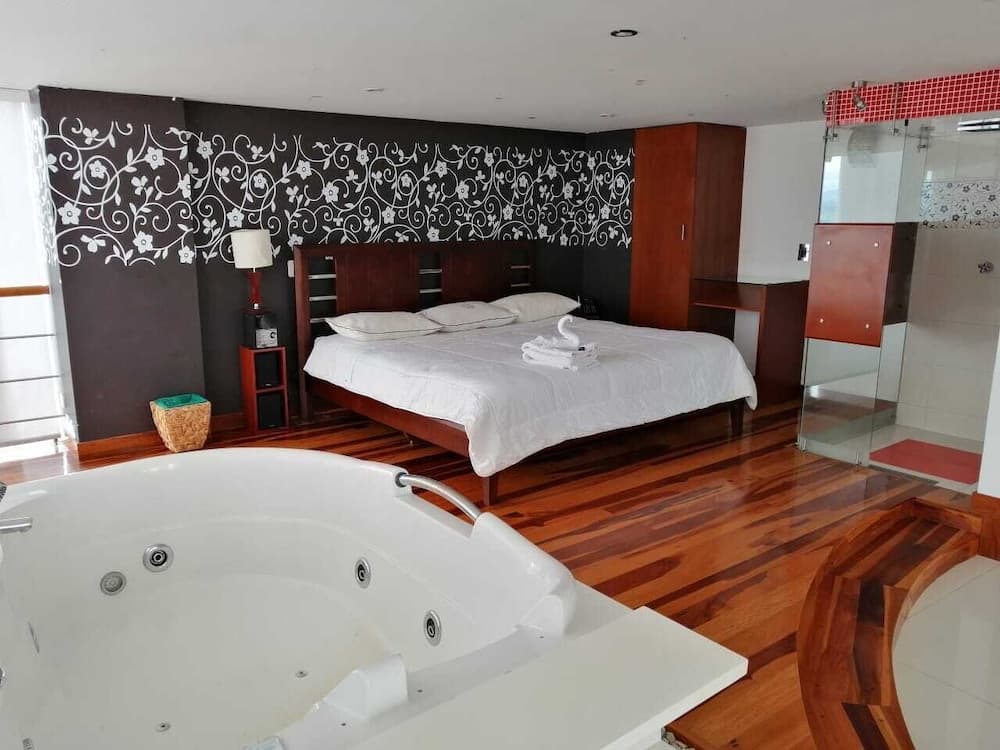 Hotel Torre De Cristal