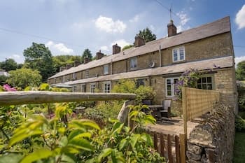 Stunning 2-bed Cottage in Fordwells