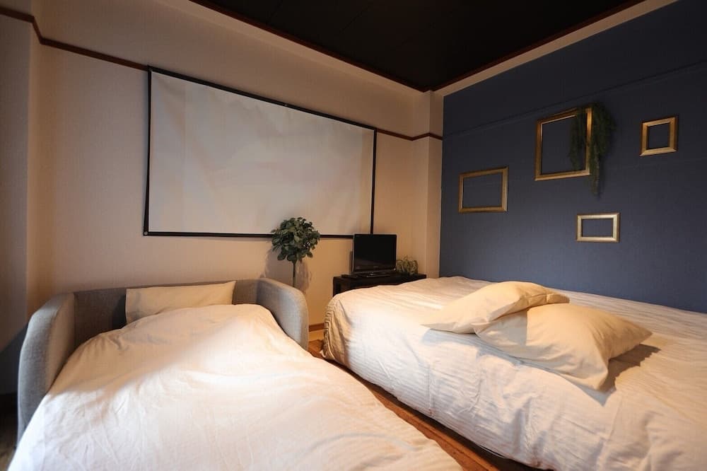 Local Nishijin Apartment