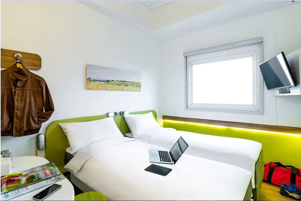 Deka Hotel Surabaya HR Muhammad