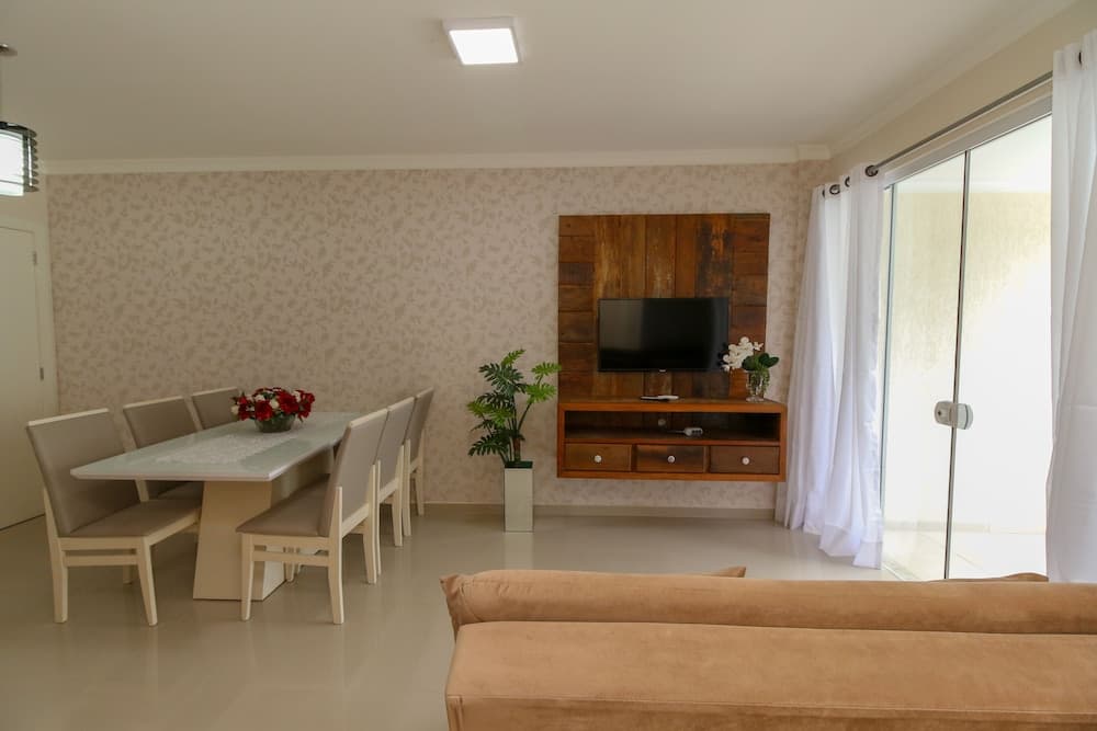 Aluguel Apartamento 2 quartos sendo 1 suíte - 201A