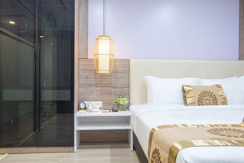 BridgeLakeside Hotel Hanoi