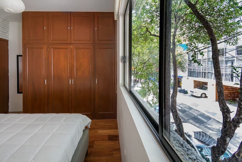 JUUB Quiet and comfy in the middle of everything