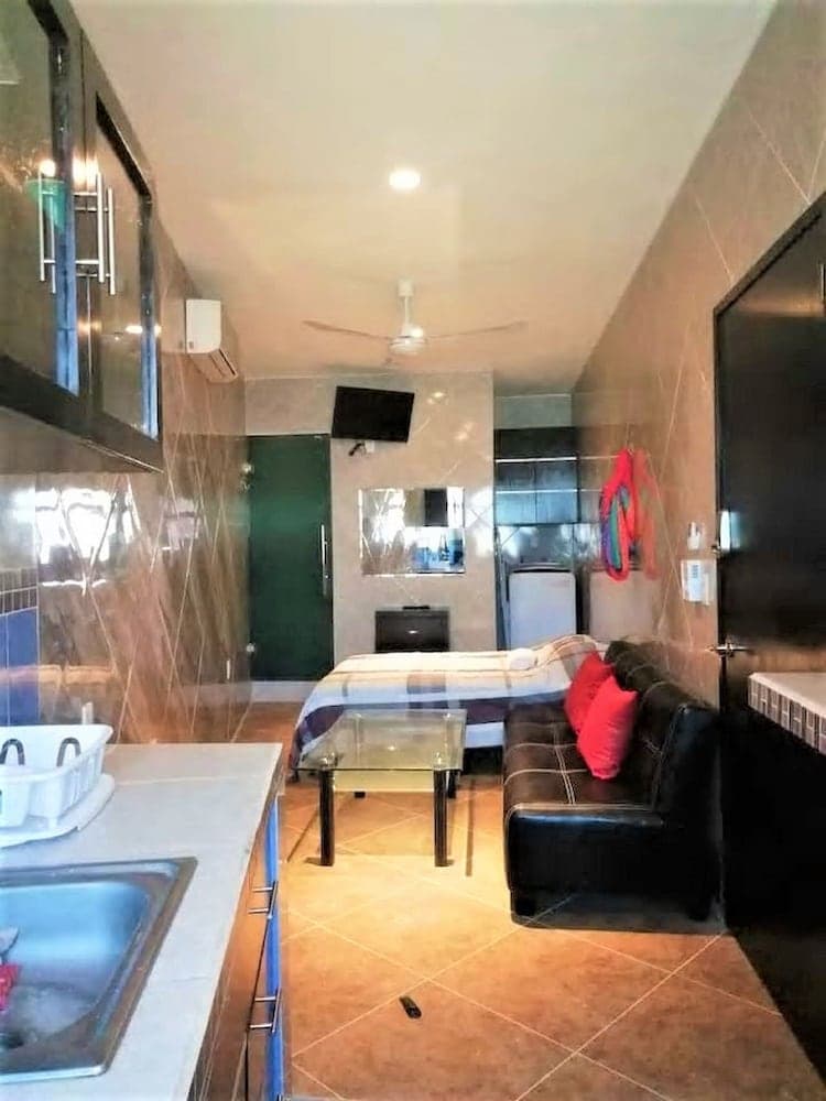 Kaeli's Caribbean Studios