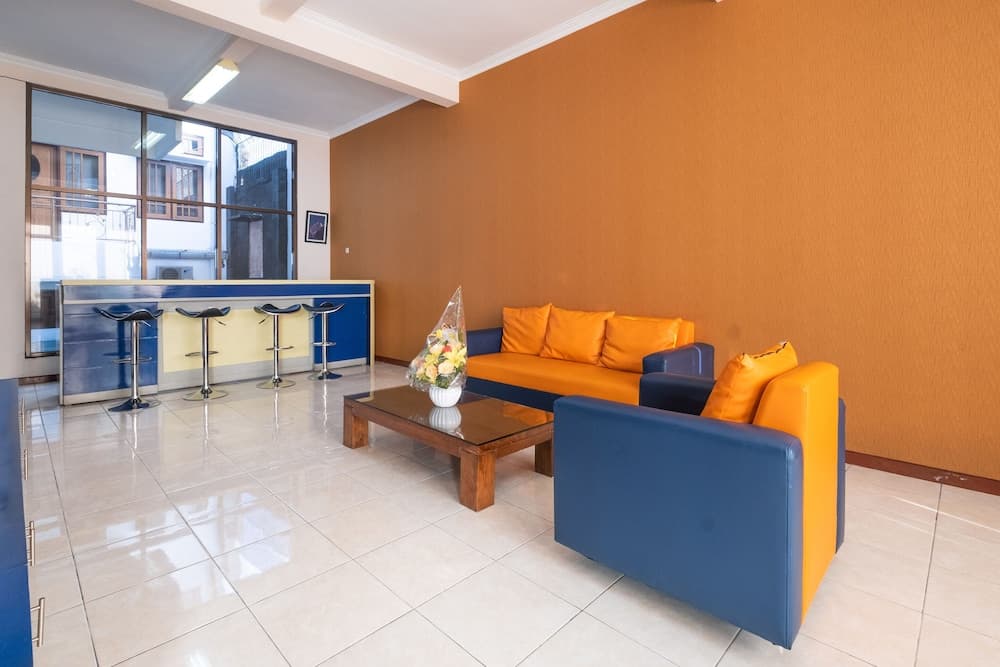 OYO 2469 Sutomo Homestay