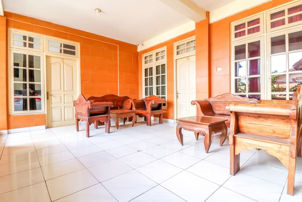 OYO 2580 Hotel Puri Royan