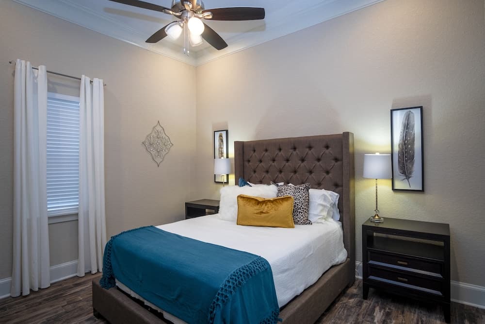 Brand NEW Large Impressive House Near Downtown!