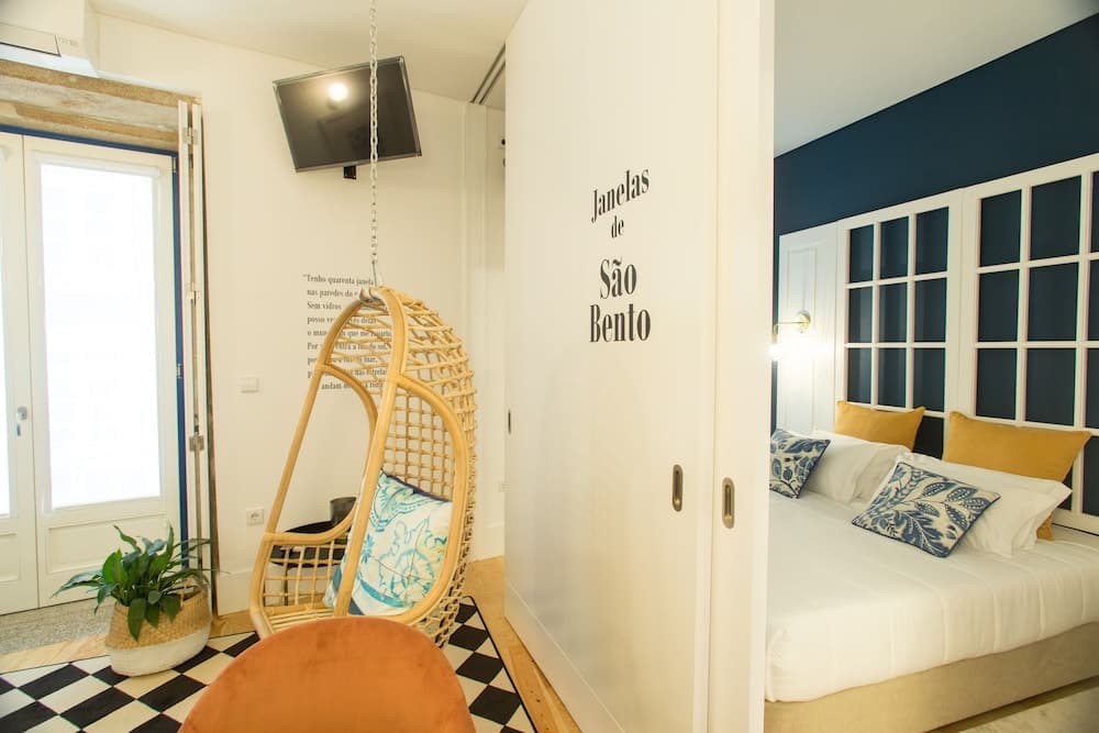 Janelas de São Bento by Porto City Hosts