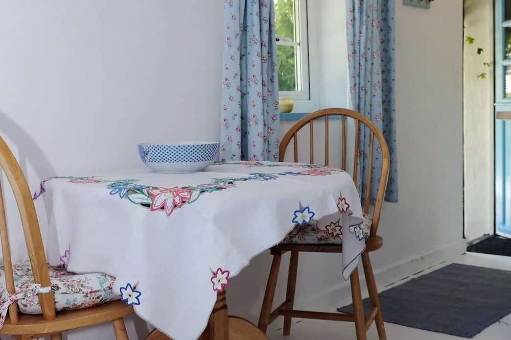 1bed Cottage Sleeps 2 - Enclosed Garden, Pets, Bbq