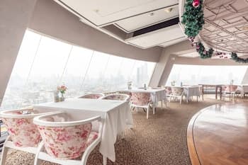 Chinatown Centra by Favstay