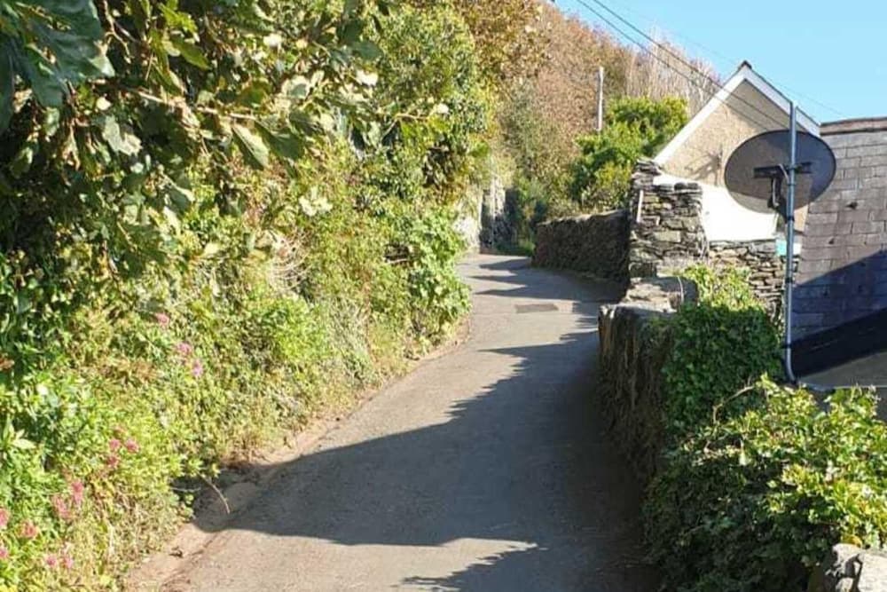 Seaview Apartment Sleeps 2 -patio -wifi -Tv