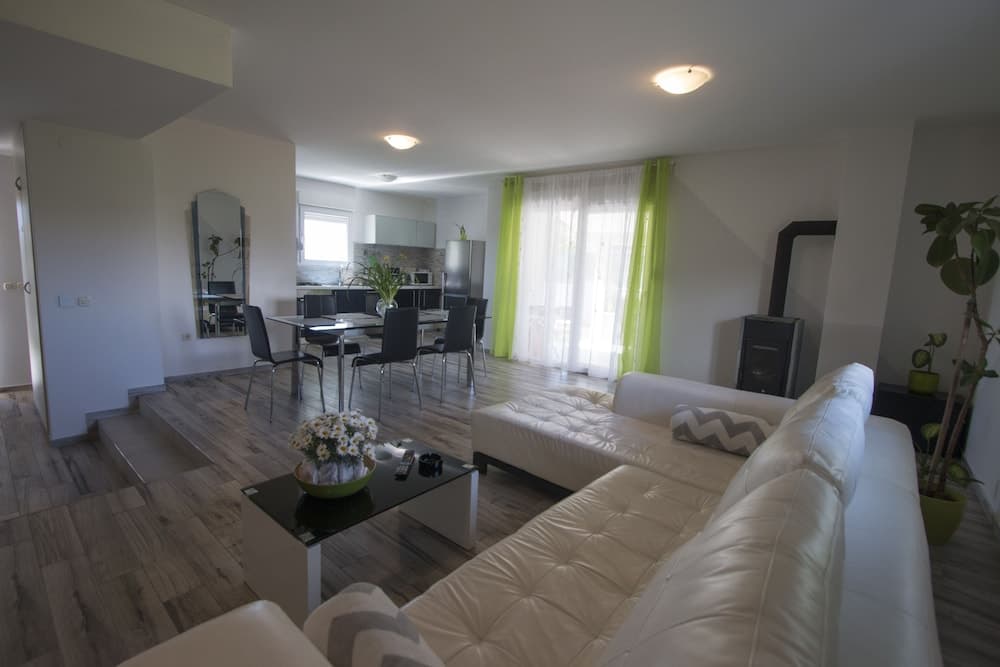 Cosy and lovely Villa Trosti with a pool