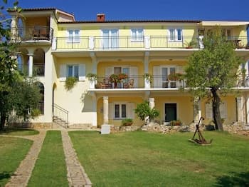 Lovely Apartment No.1 in Liznjan