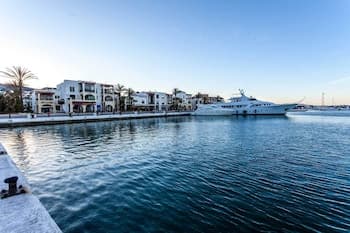 Archway Apartment M1A0P9