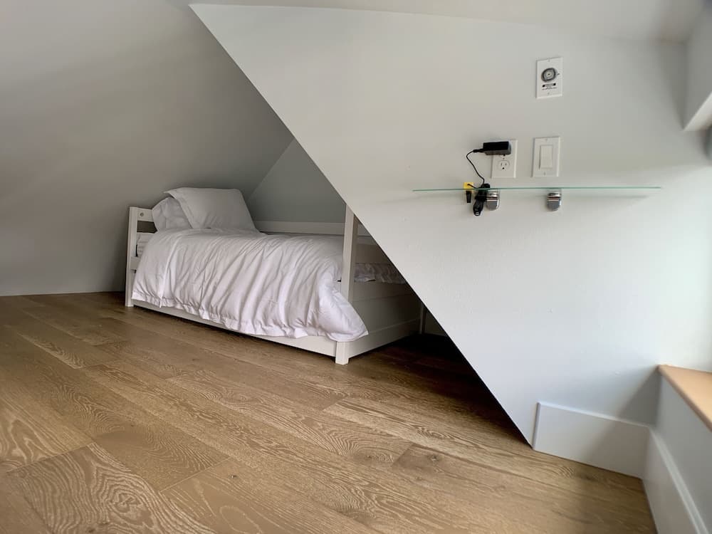 Birdhouse on GreenLake