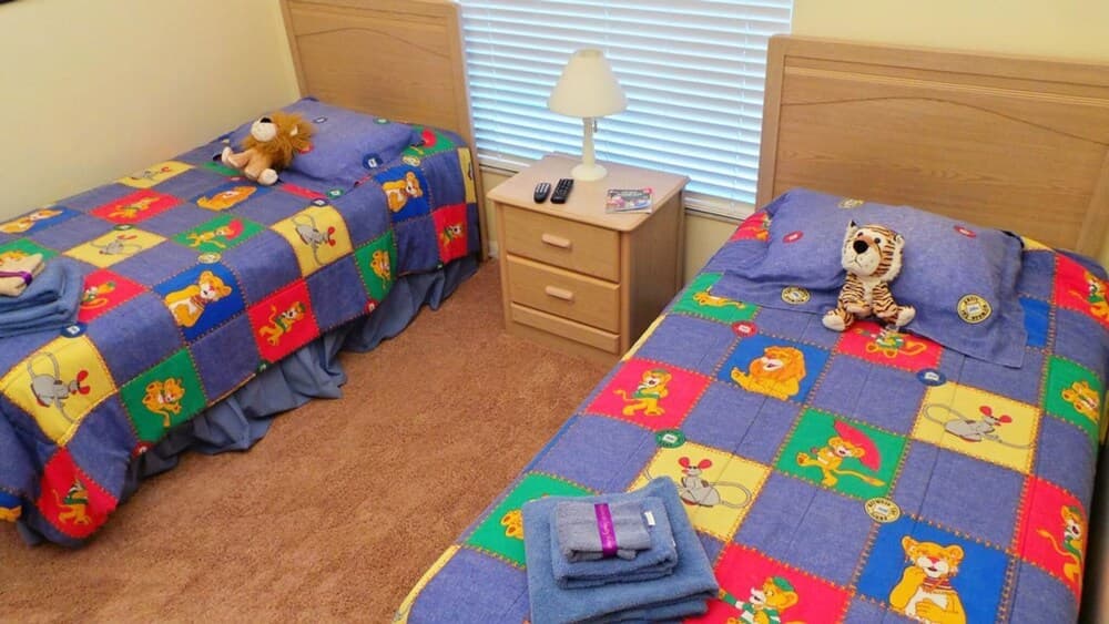 Sunny Oaks With new Kitchen and Bathroom