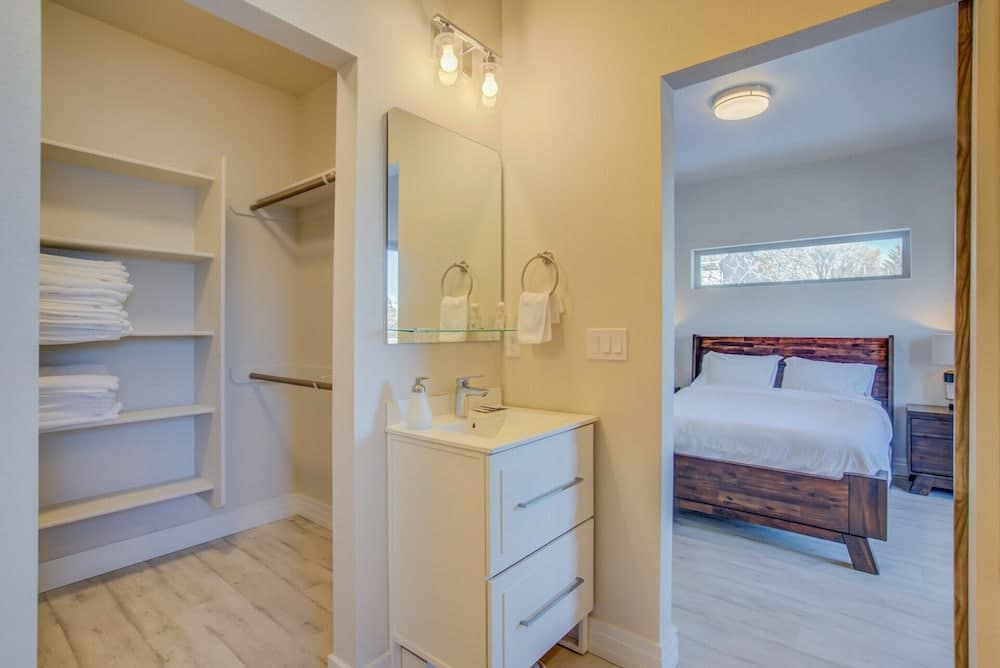 Modern Rooftop Patio New-build Townhome in COS