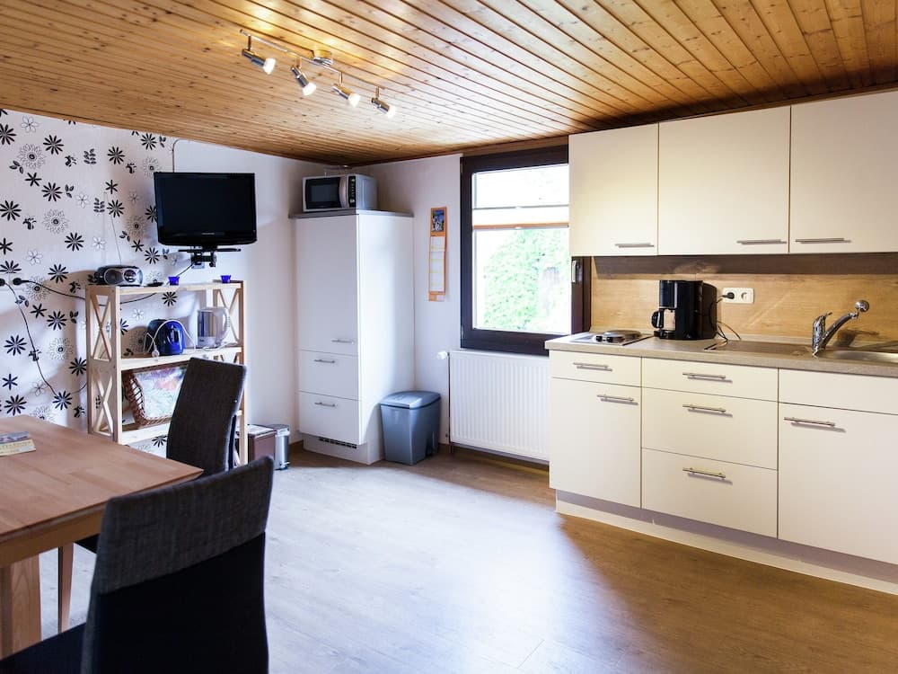 Ernst Lakeside Escape