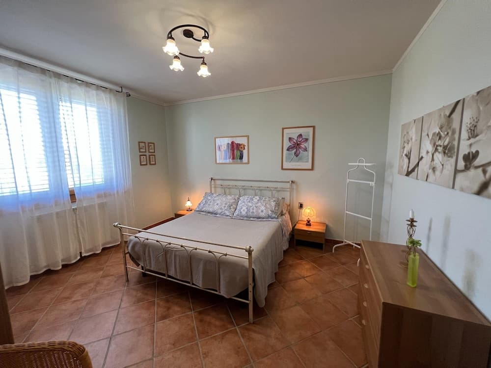 Villa in Tuscany With Private Pool & Views