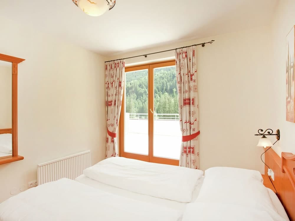 Chalet in Saalbach Near Ski Lift & Sauna