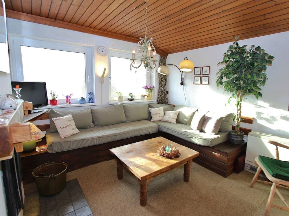 Spacious Chalet in Niedernsill near Skiing