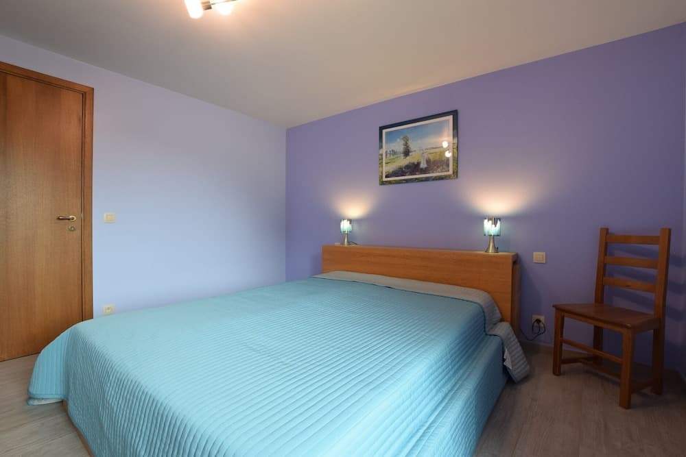 Pretty Cottage with 2 Bathrooms near Neufchateau