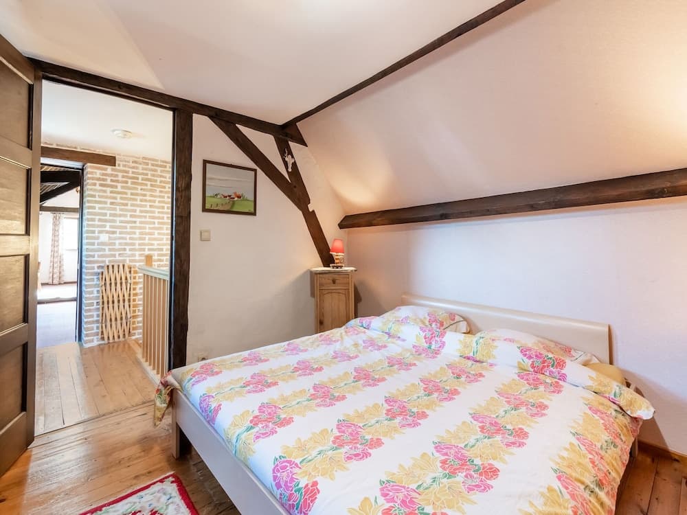 Farmhouse in Beveren Near Beach & Garden