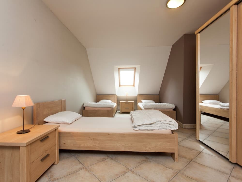 Peer Villa With Garden