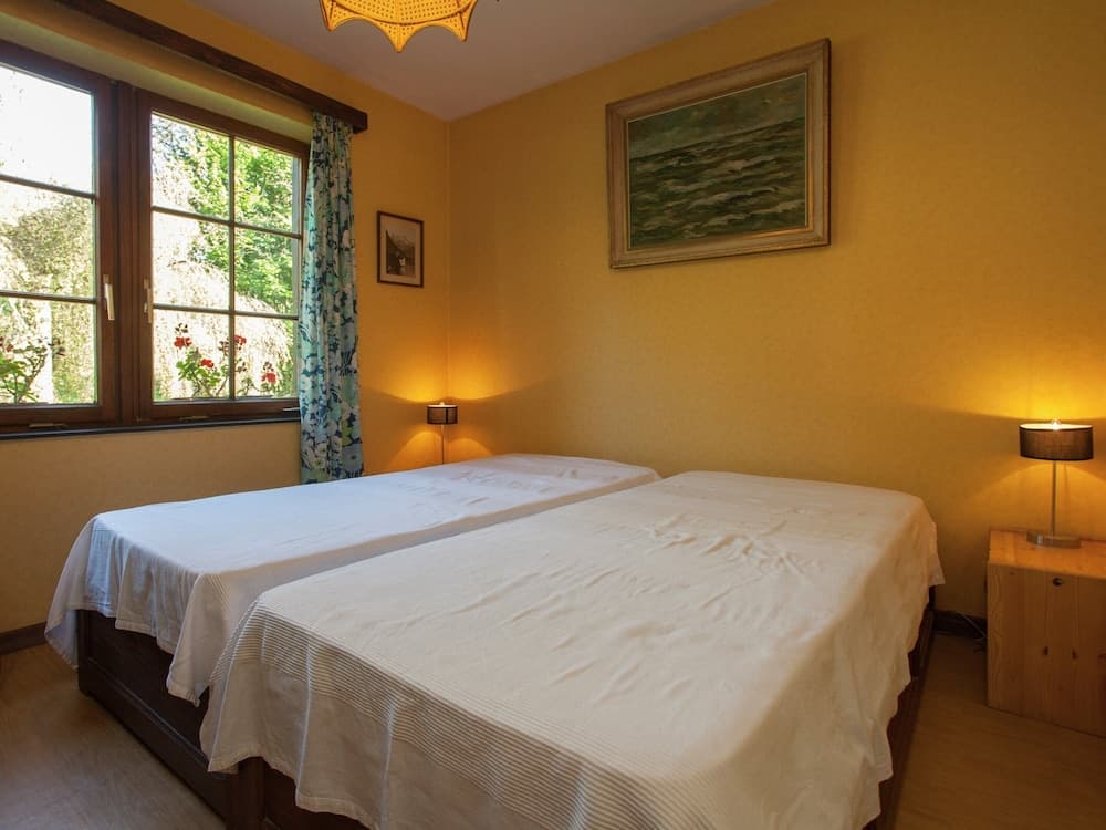 Hillside Stay Near Coo Fall