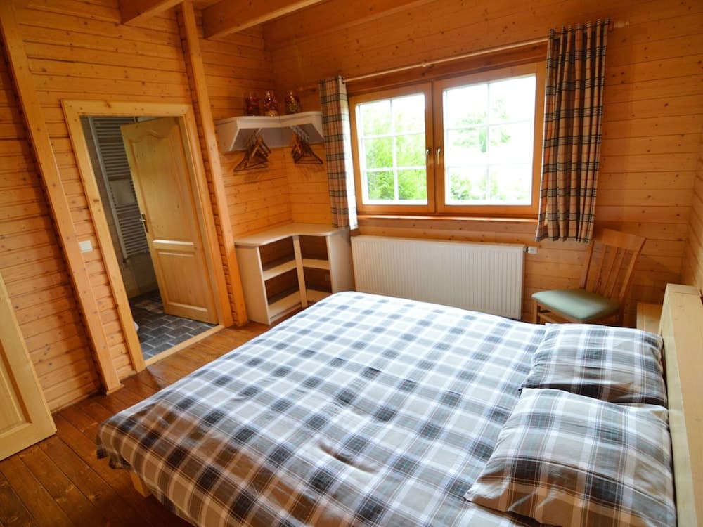 Affluent Chalet in Septon with Whirlpool, Sauna, Hot Tub