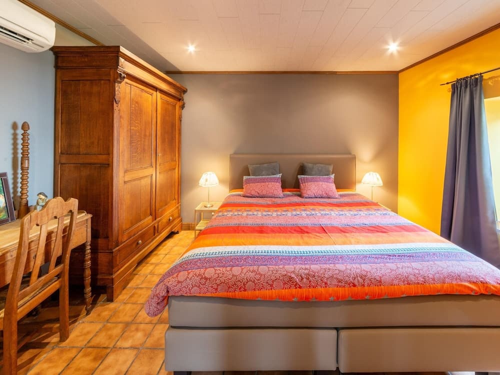 Expansive Holiday Home in Ardennes with Hot Tub