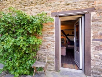 Cozy Holiday Home in Gros-fays With Terrace