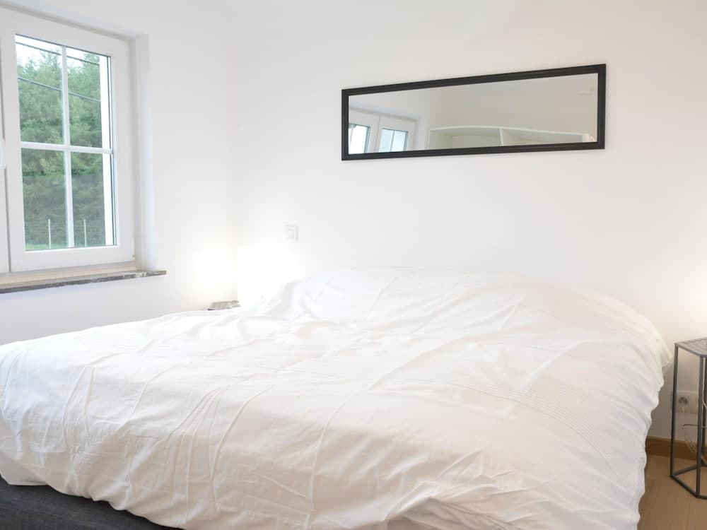 Superb Holiday Home With Garden in Serinchamps