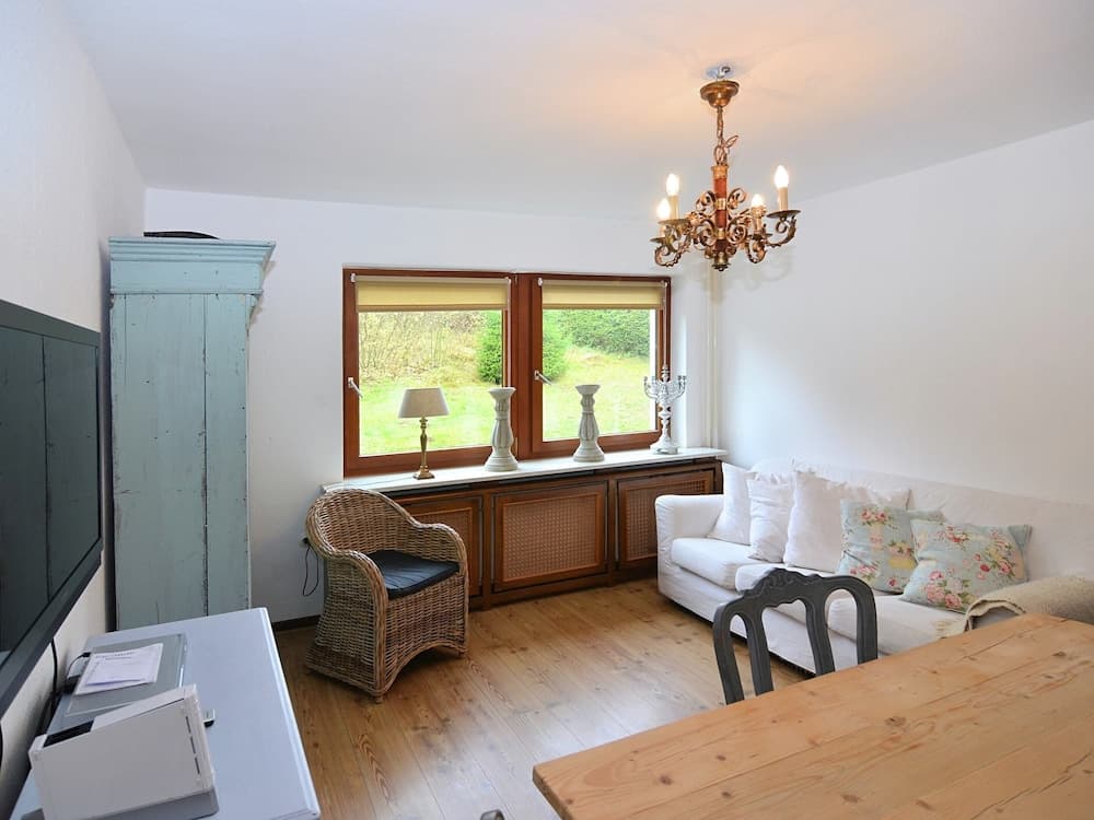 Quaint Holiday Home near Ski Area in Neuastenberg