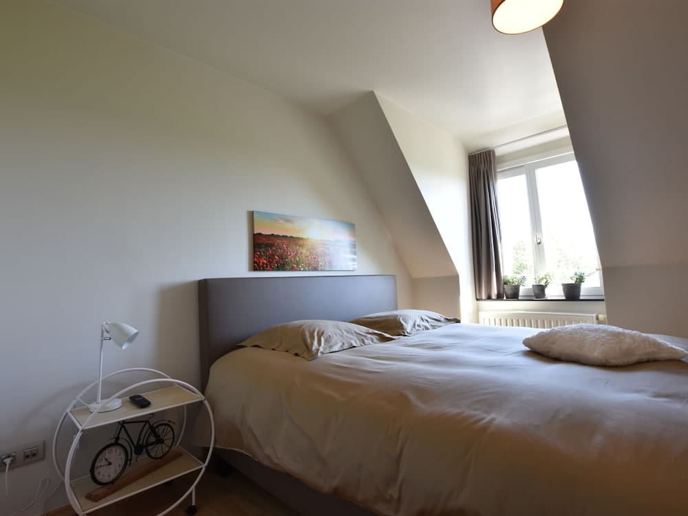 Tasteful Mansion in Lichtervelde with Hot Tub