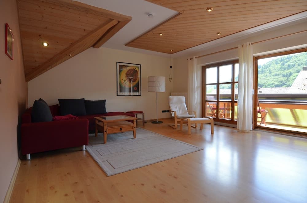 Homely Apartment with BBQ in Riedenburg Prunn near Forest