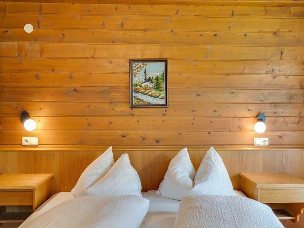 Spacious Apartment in Kappl