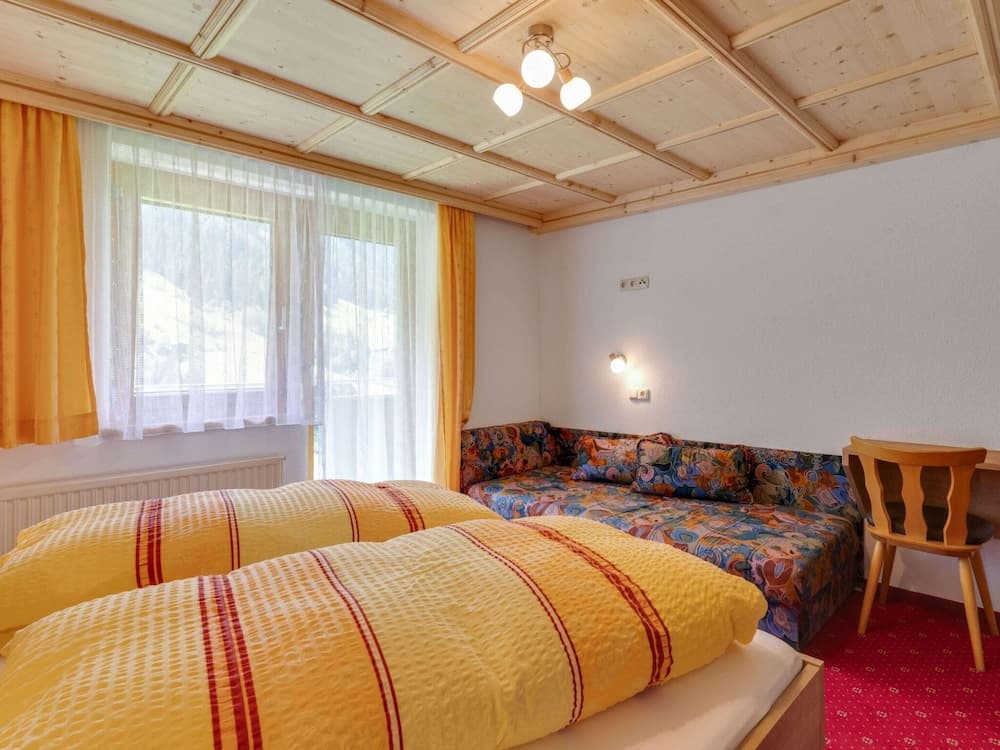 Spacious Apartment in Kappl