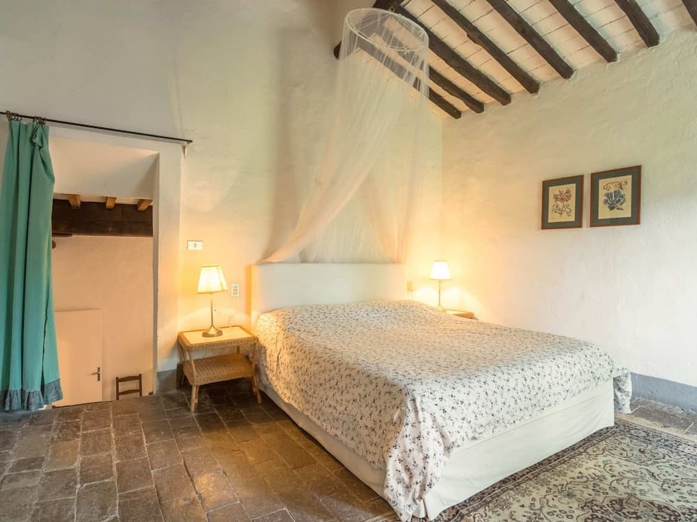 Rustic Farmhouse Stay, Carmignano